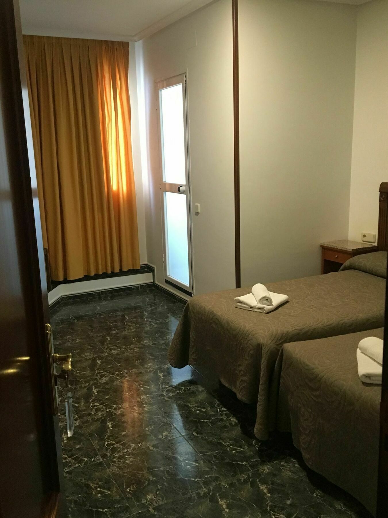 Hostal Conchita Legazpi Madrid Exterior foto