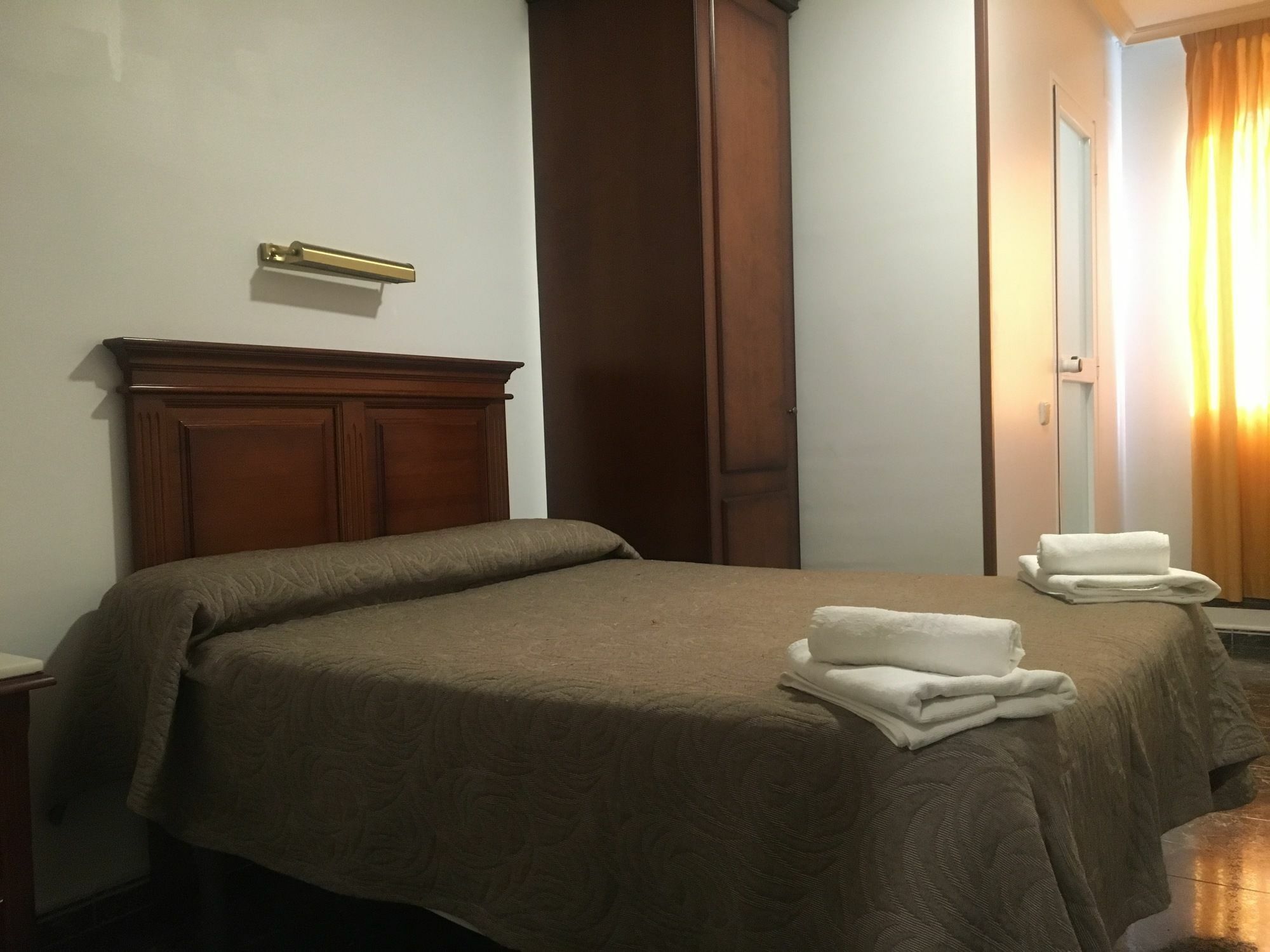 Hostal Conchita Legazpi Madrid Exterior foto